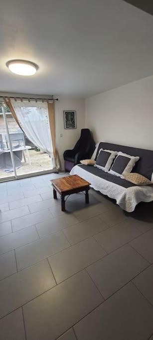 Le 7 Apartment Servian ภายนอก รูปภาพ